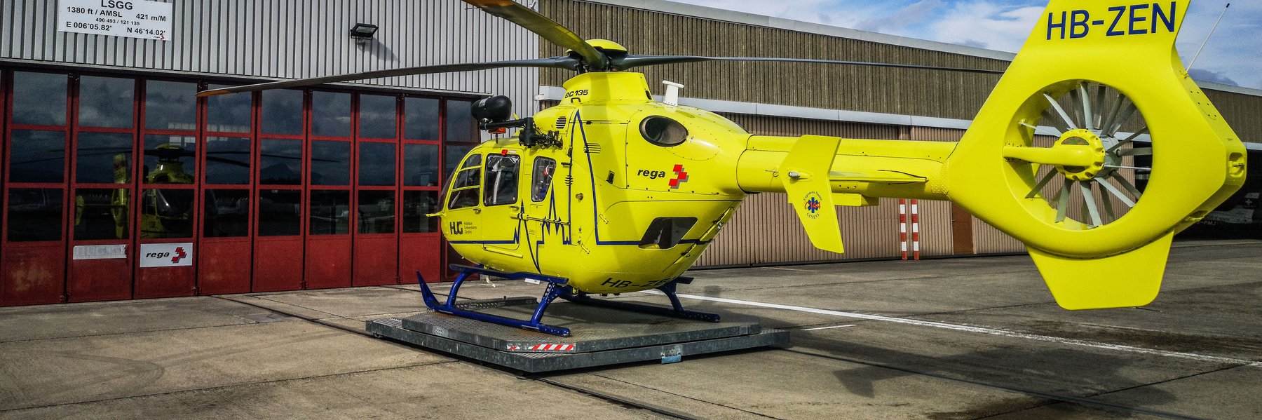 EC 135 devant la base de Genève