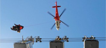 Seilbahnevakuation mit der Rettungswinde