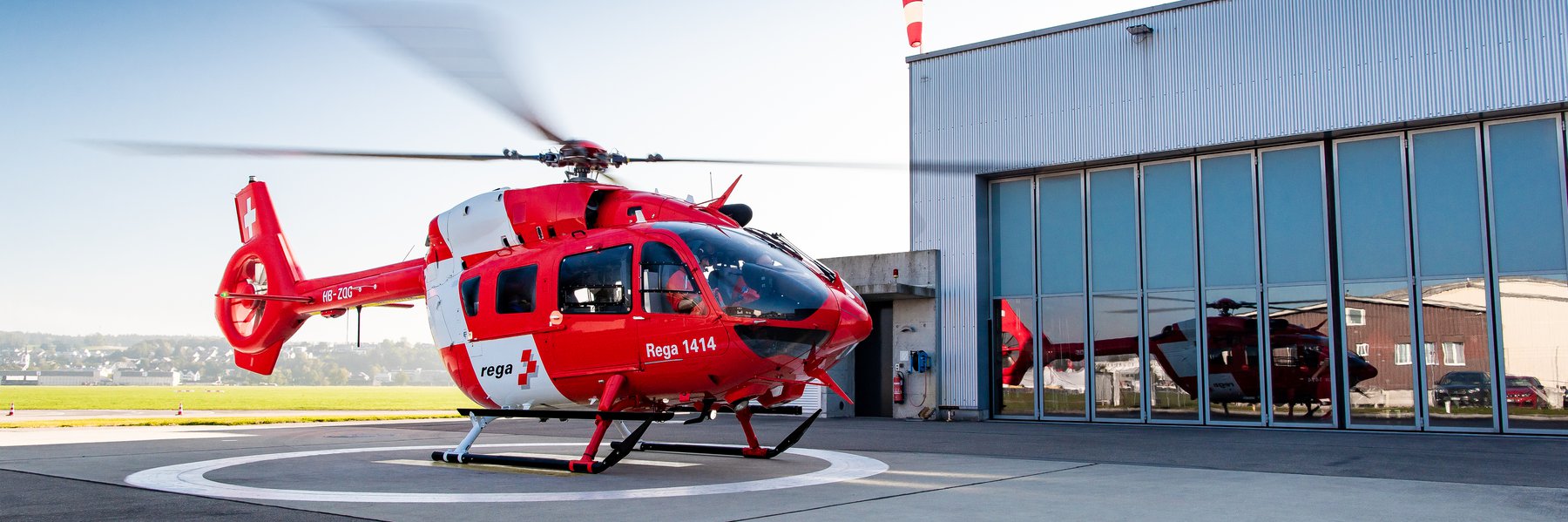 H145 davanti alla base di Zurigo