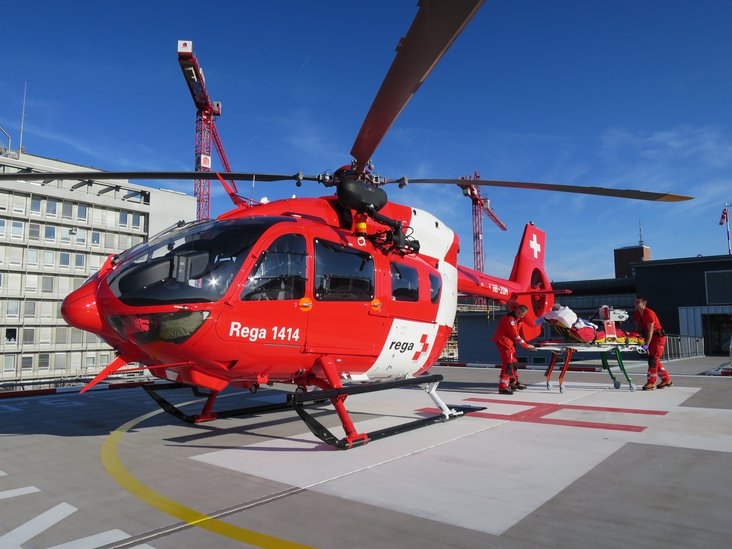 H145 auf Spitallandeplatz