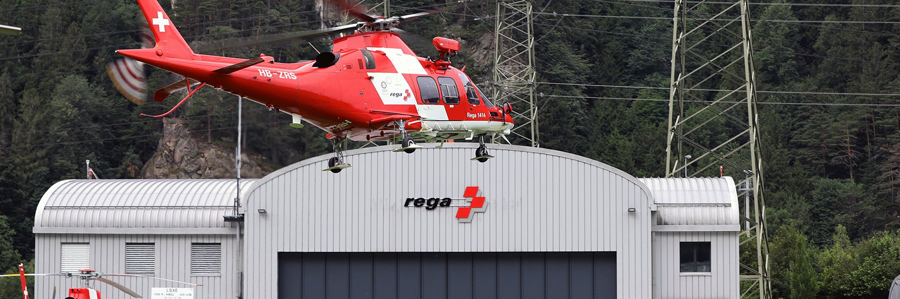 AgustaWestland Da Vinci in avvicinamento alla base di Erstfeld