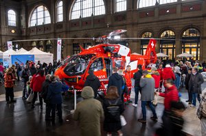 Präsentation des H145 im Hauptbahnhof Zürich