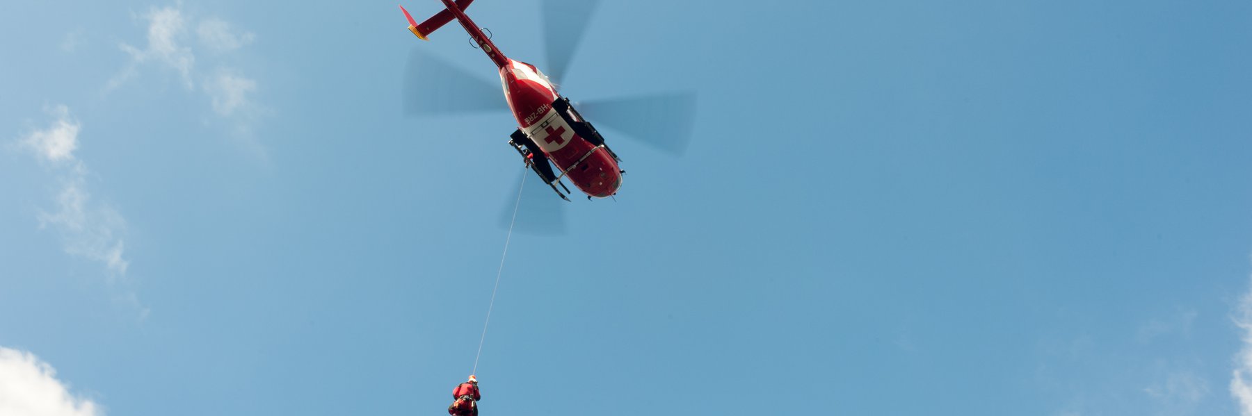 Rega. Plus de 800 personnes par an sauvées grâce à l'hélitreuillage