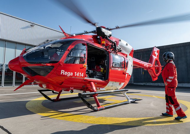 Un hélicoptère de sauvetage sur l’héliport de la base de Dubendorf (ZH)