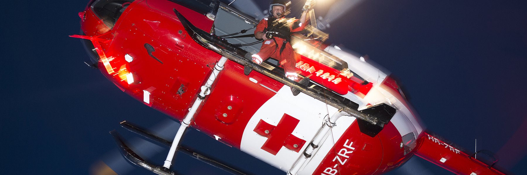 Nachteinsätze mit der Rettungswinde sind besonders anspruchsvoll.