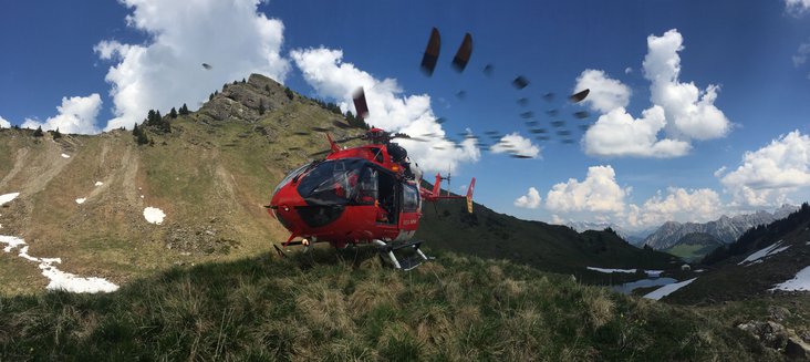 La Rega sauve chaque année plus de 800 personnes à l’aide du treuil comme ici, au Pic Chaussy (VD). Crédit : Rega. 