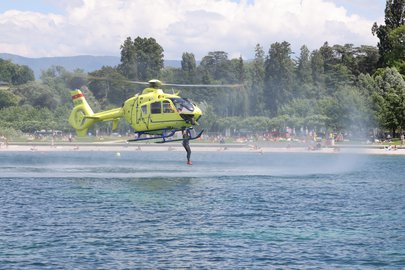 The Geneva rescue helicopter during a water rescue exercise