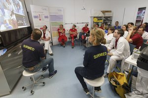 Sirmed-Kursteilnehmer in Schulungszimmer