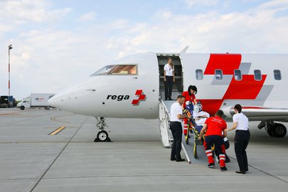 Presa a bordo del jet ambulanza