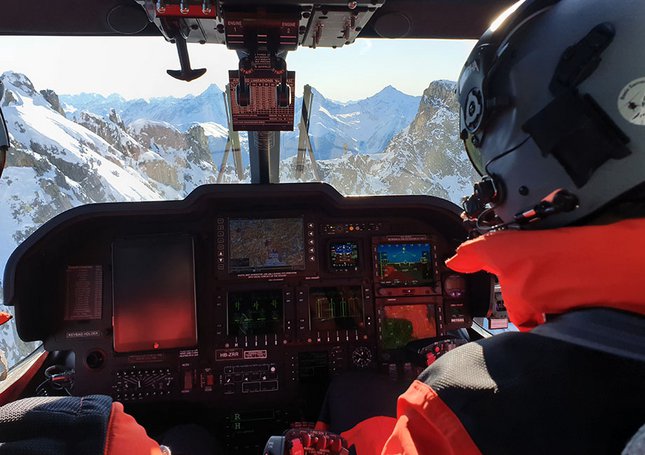 Vue depuis le cockpit d’un hélicoptère de sauvetage