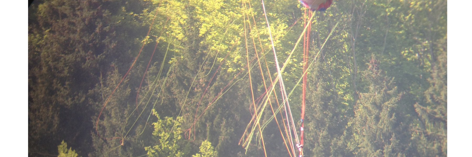 Erfolgreiche Rettungsaktion für einen verunglückten Gleitschirmpiloten.