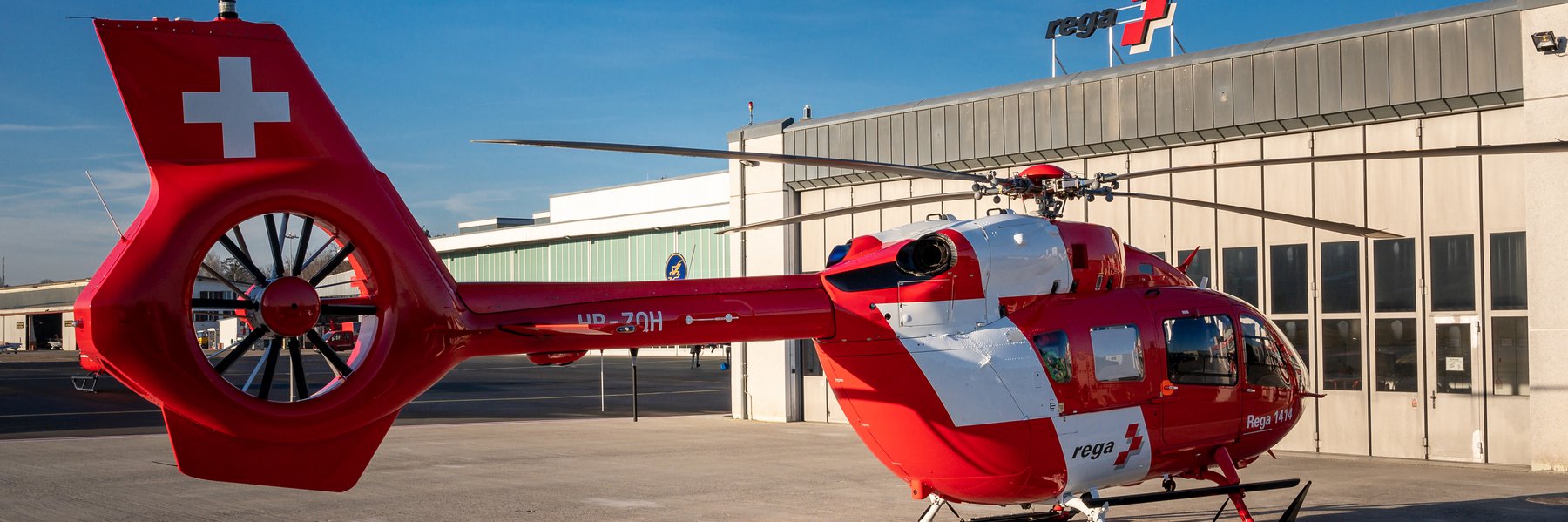 H145 in front of the Bern base