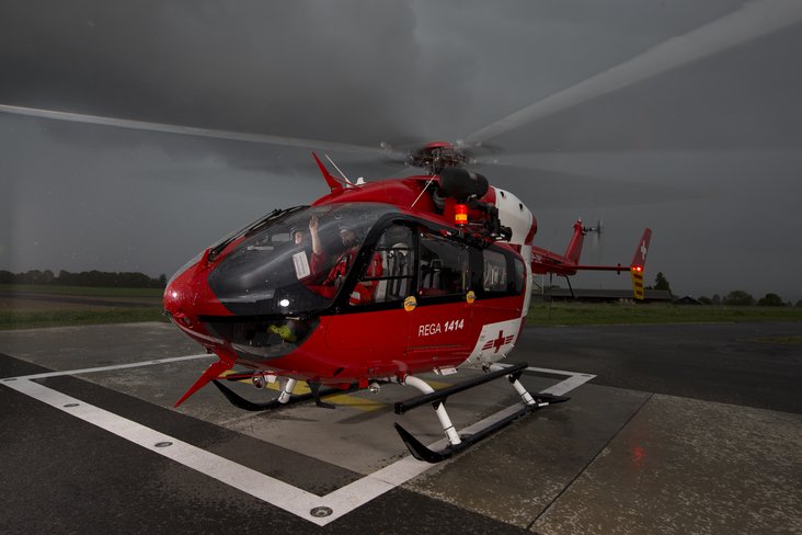 Helikopter auf dem Landeplatz